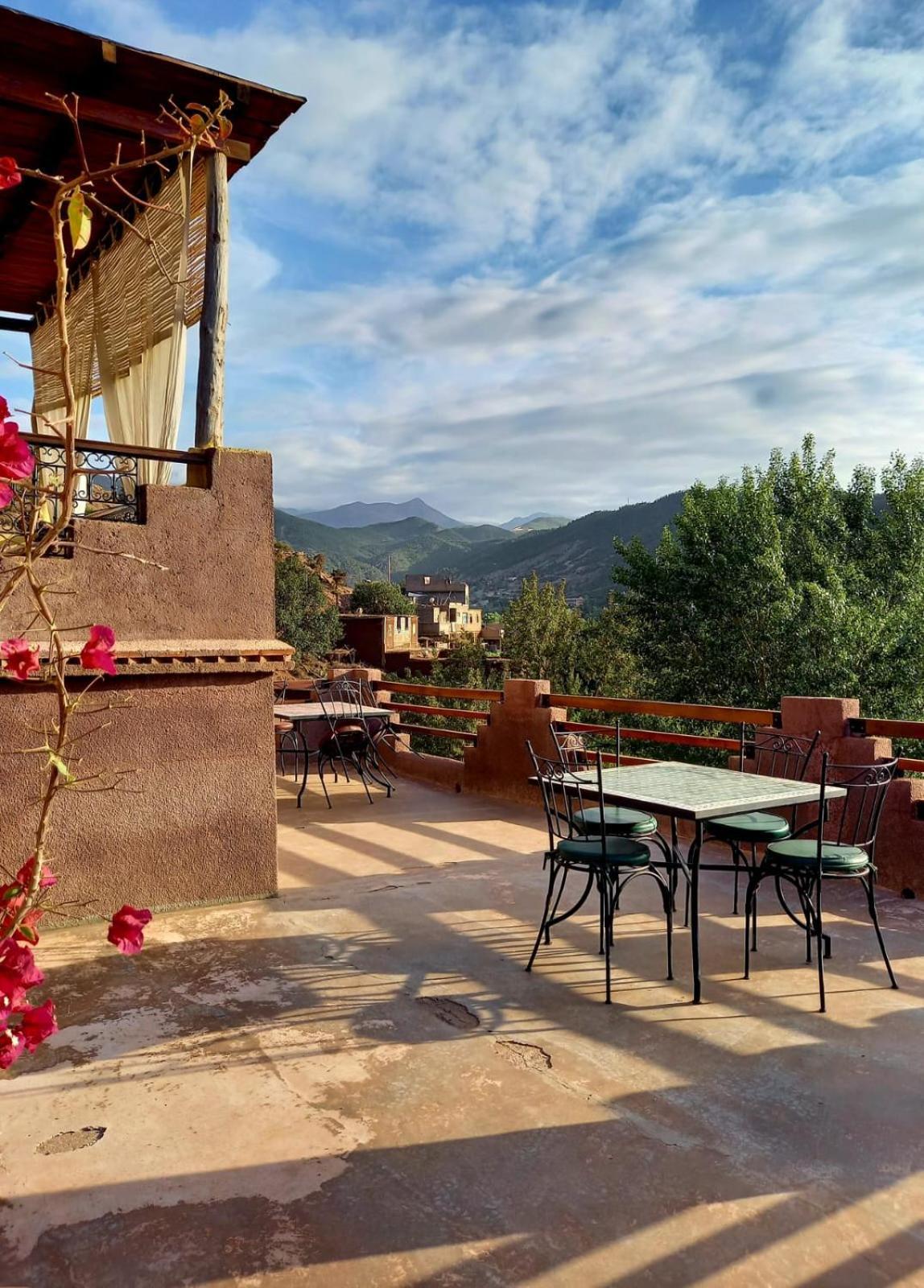 Ourika Timalizene Le Jardin Des Delices Hotel Tamezindert Bagian luar foto