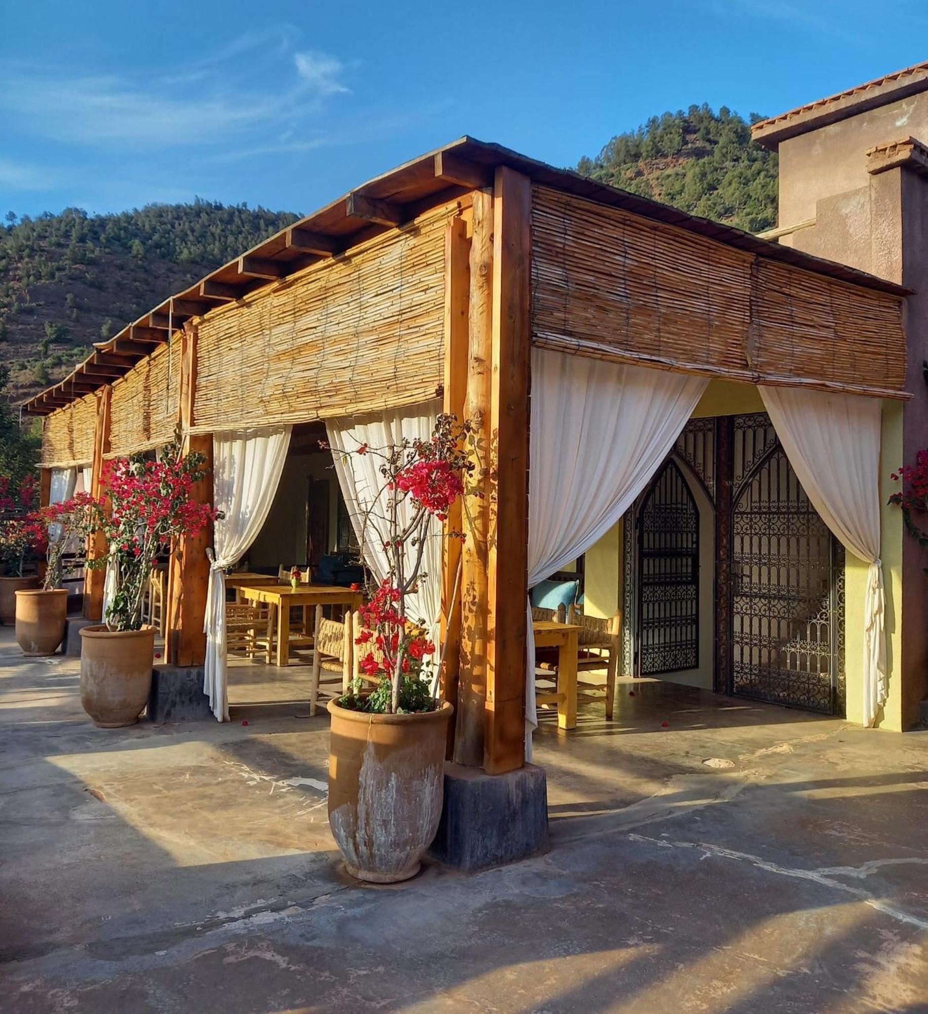 Ourika Timalizene Le Jardin Des Delices Hotel Tamezindert Bagian luar foto